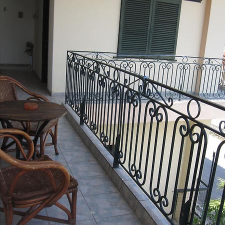 Gorgona Apartment Milina Exterior photo