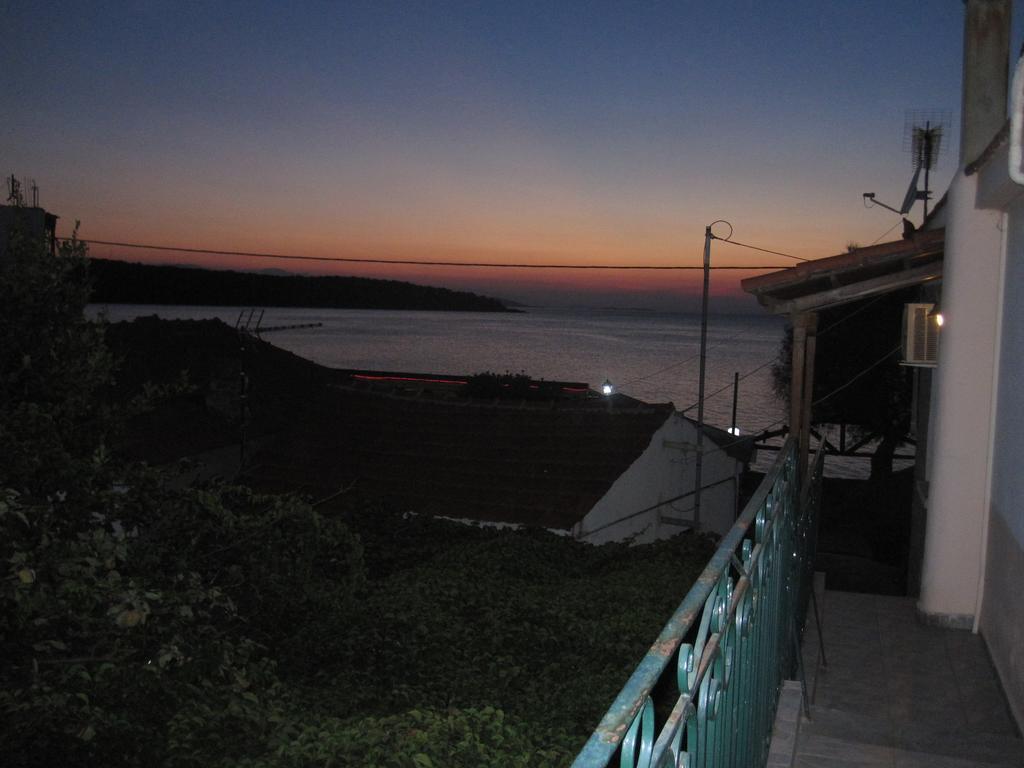 Gorgona Apartment Milina Exterior photo