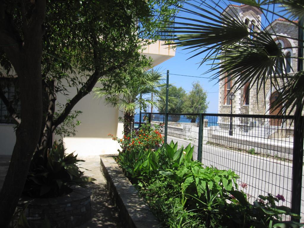 Gorgona Apartment Milina Exterior photo